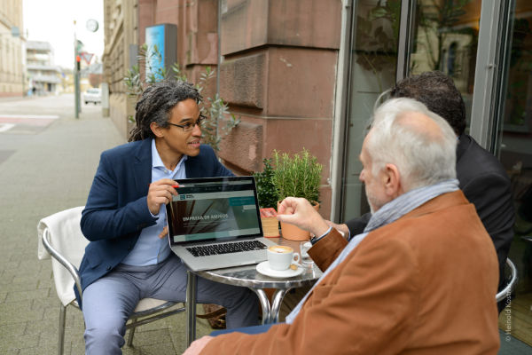 Empresa-De-Amigos-Ein-Starkes-Team-Bild